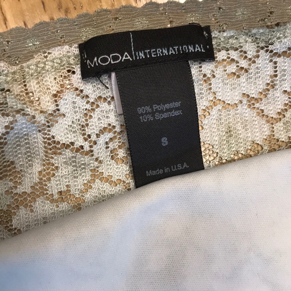 Bundle of 8 tops - Picture 11 of 16